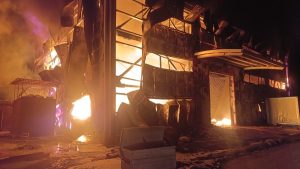 Hatay’da sünger deposunda yangın