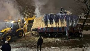 Hendek’te Tır Yangını: Sürücü Kurtarıldı