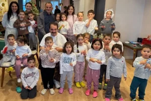 İbrahim Tatlıses, kırmızı bültenle aranan firariyi ziyaret etti! 20 çocuğu ile poz verdi