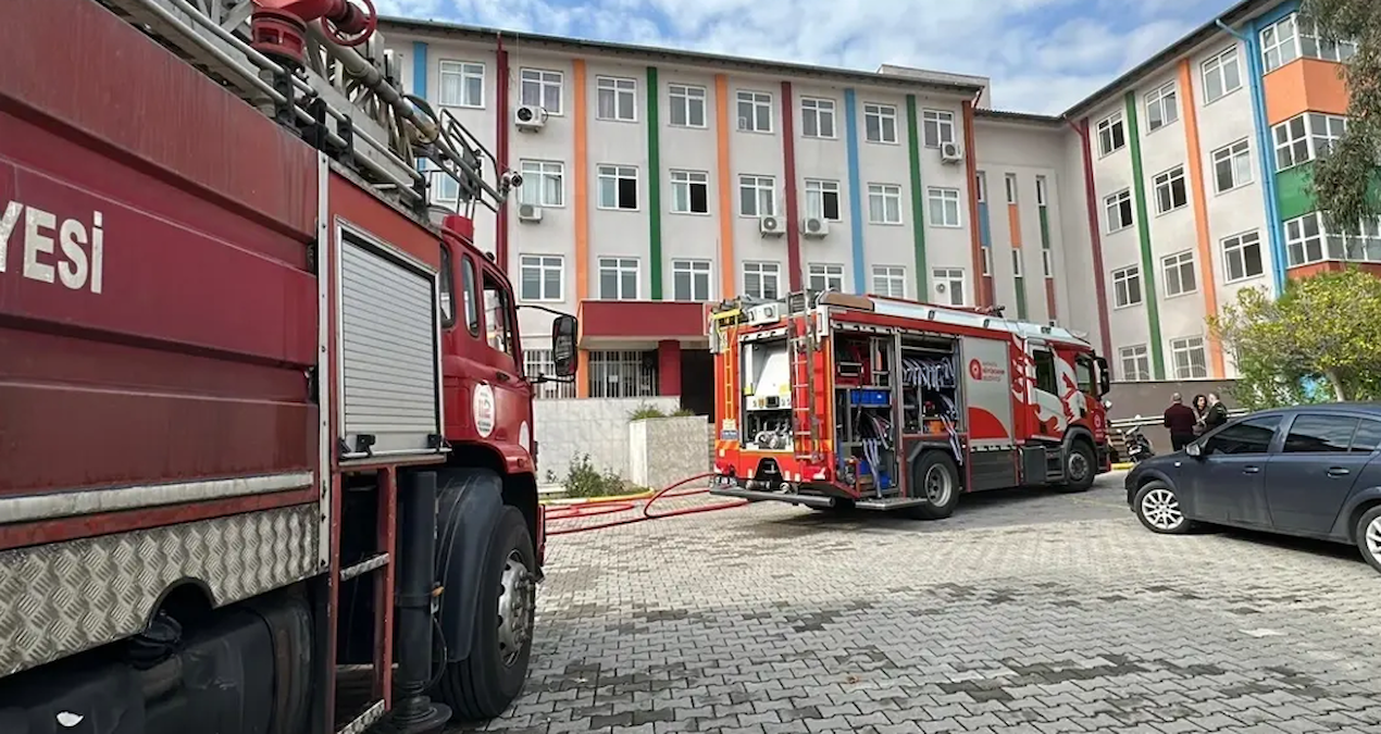 İlkokulda yangın paniği! Tahliye başladı okul tatil edildi
