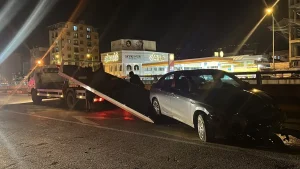 İskenderun’da Bariyere Çarpan Otomobil Sürücüsü Yaralandı