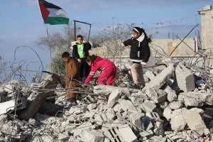 İsrail, Nablus’ta Filistinlinin Evini Yıktı