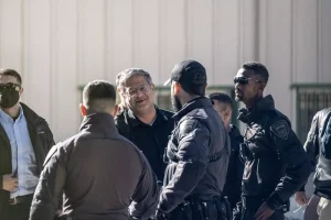 İsrail, UNRWA Merkezini Yıkmaya Başladı