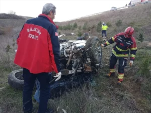 İstanbul-İzmir Otoyolu’nda Kaza: 1 Ölü, 2 Yaralı
