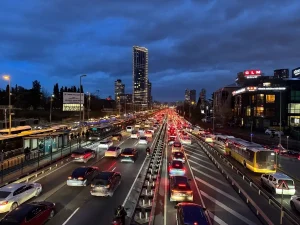 İstanbul’da akşam saatlerinde trafik yoğunluğu yüzde 85’e çıktı