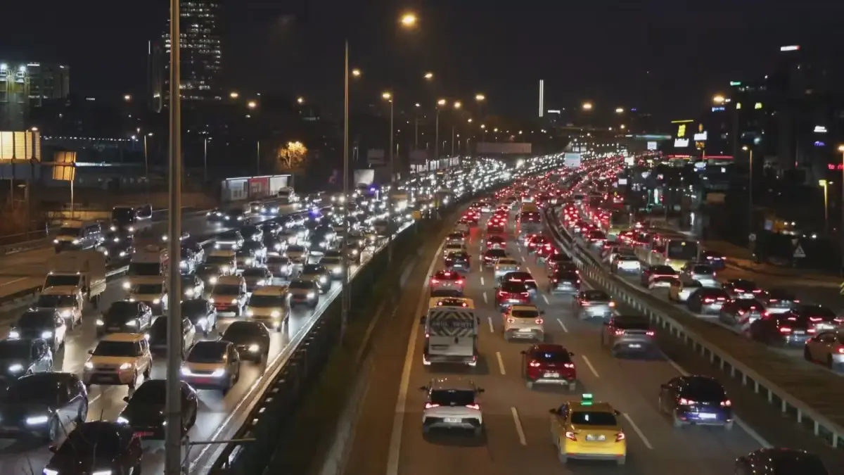 İstanbul’da Derbi Öncesi Trafik Kilitlendi