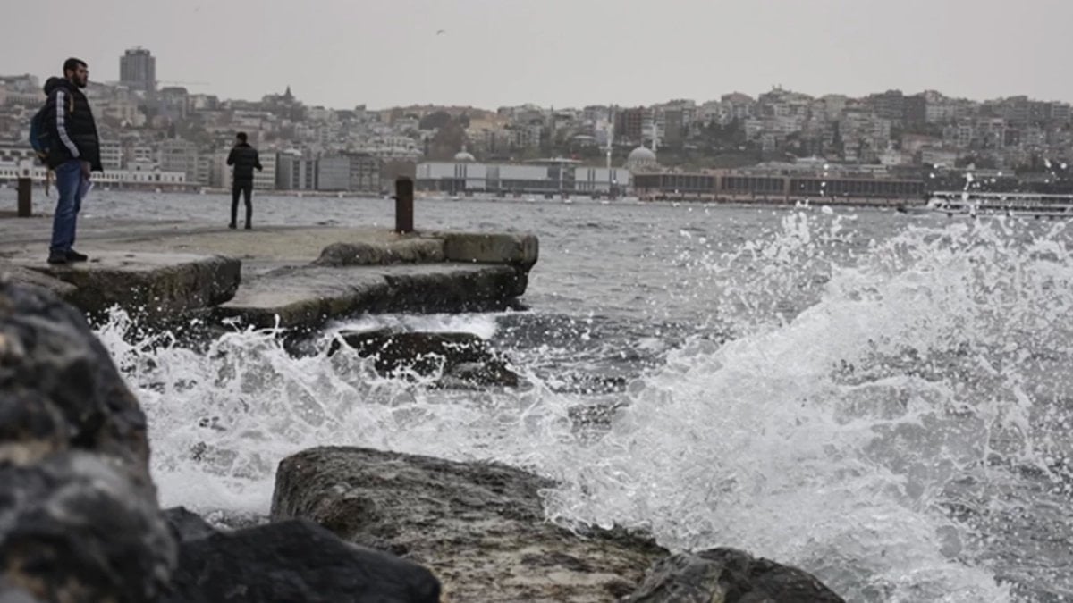 İstanbul’da fırtına etkili oldu: Valilik bilançoyu açıkladı