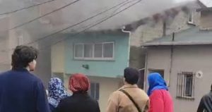 İstanbul’da iki katlı evde yangın