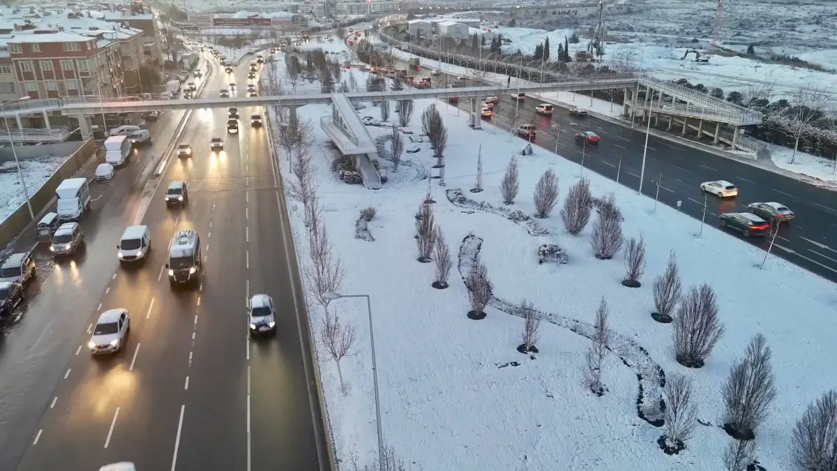 İstanbul’da Kar Yağışı Manzarası