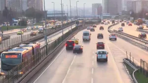 İstanbul’da Kar Yağışı Trafiği Rahatlattı