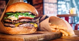 İstanbul’un ünlü hamburgercisine Bakanlık incelemesi: Fiyatlar ve kurallar şoke etti