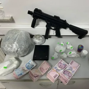 İzmir’de Firari Hükümlü Yakalandı