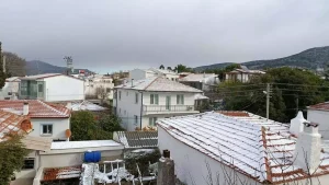 İzmir’de Gece Kar Yağışı