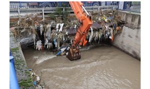 İzmir’de kuvvetli yağış alarmı: 1310 personel, 342 araç ve 200 pompa ile sahada