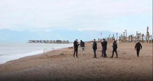 İzmir’de sahile vurmuş bir çocuk cesedi bulundu