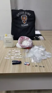 İzmir’de Uyuşturucu Operasyonu: 650 Gram Kokain Ele Geçirildi