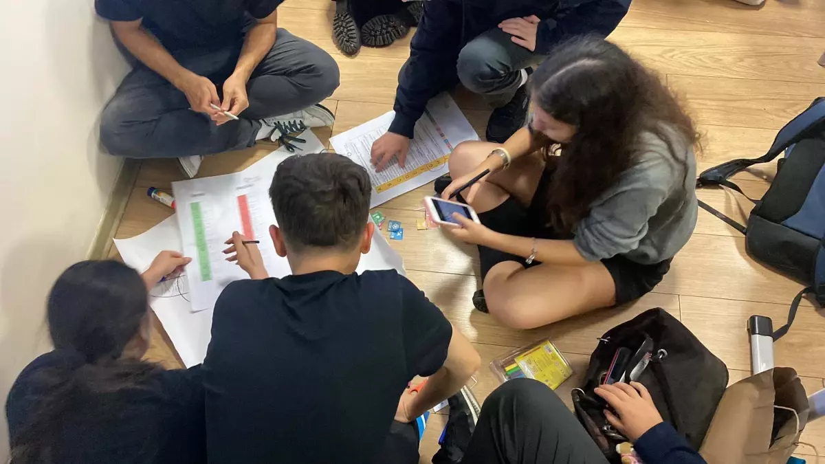 İzmirli Öğrencilerden Deniz Suyuna Çözüm Projesi