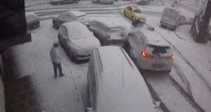 Kağıthane’de kar kabusu: Motokurye ölümden döndü