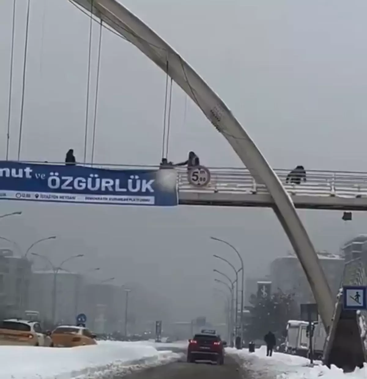 Kar Topu Atan Çocuklara Saldırı: Minibüs Şoförü Tutuklandı