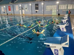 Karakeçili Öğrencileri Yüzme ile Tanıştı