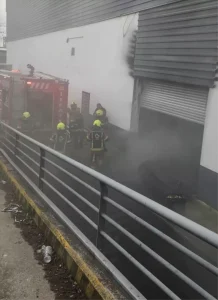 Karesi’de Alışveriş Merkezinde Yangın