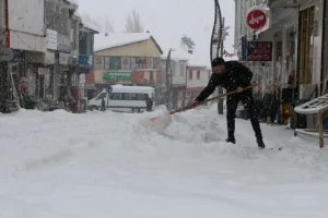 Karlıova’da 25 Köy Yolu Kapatıldı