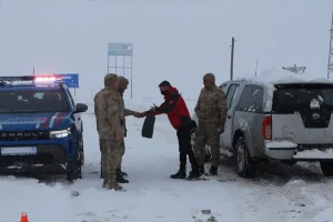 Karlıova’da Sürücülere İkram