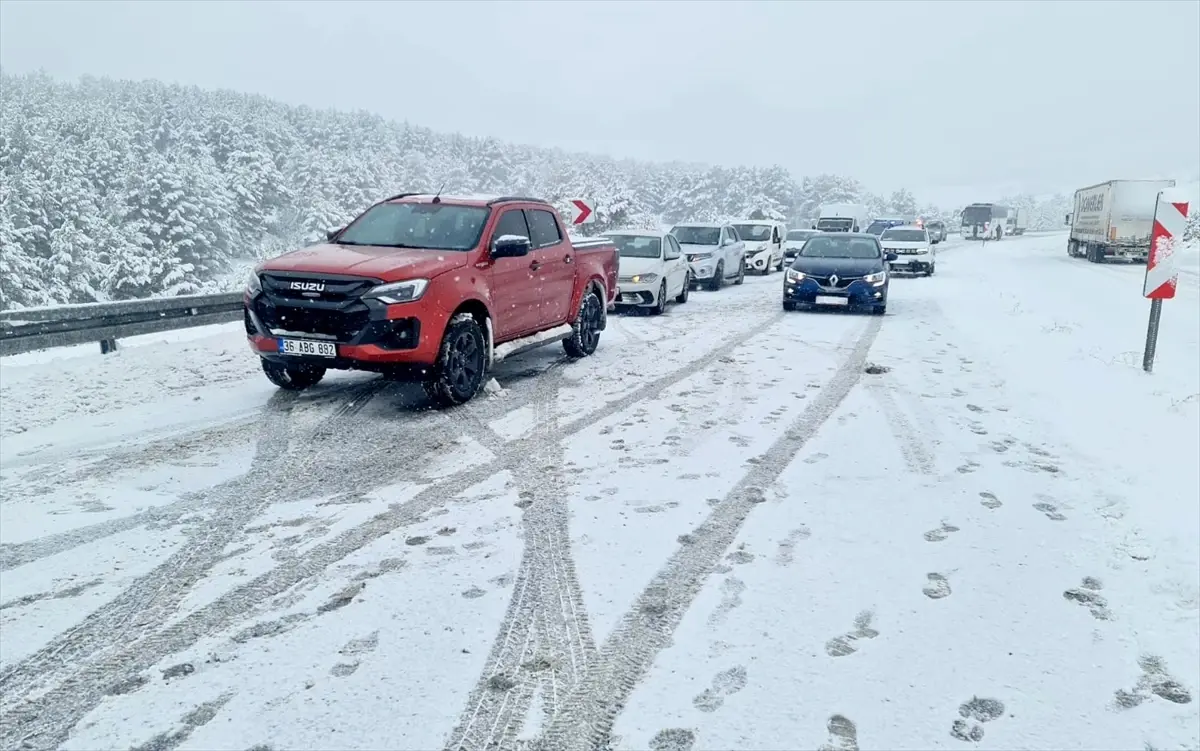Kars-Erzurum Yolunda Kar Engeli