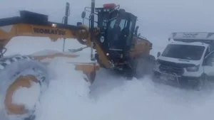 Kars-Gürcistan Yolu Kar ve Buzla Kapandı