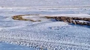 Kars’ta Genç, Kar Üzerine Ay Yıldız Çizdi