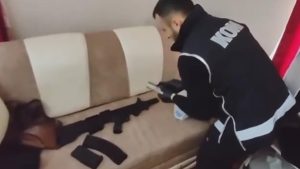 Kars’ta sosyal medyada silahlı paylaşım yapan şüphelilere operasyon