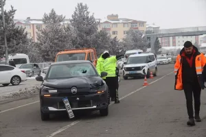 Kars’ta Yaya Otomobilin Çarpmasıyla Hayatını Kaybetti