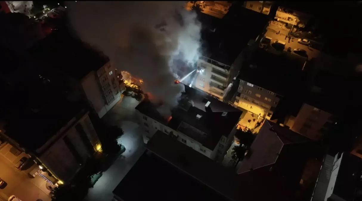 Kartal’da Çatı Yangını: 1 Yaralı