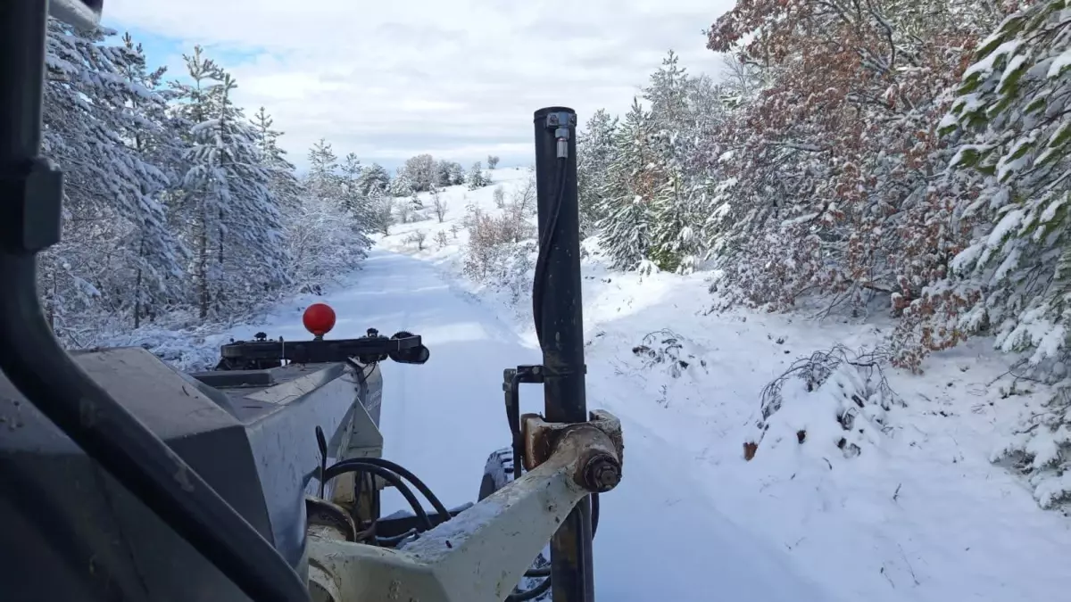 Kastamonu’da Kar Yağışı 790 Köy Yolunu Kapattı