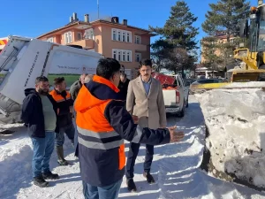 Kaymakam Eskimez’den Karla Mücadele Ekibine Ziyaret