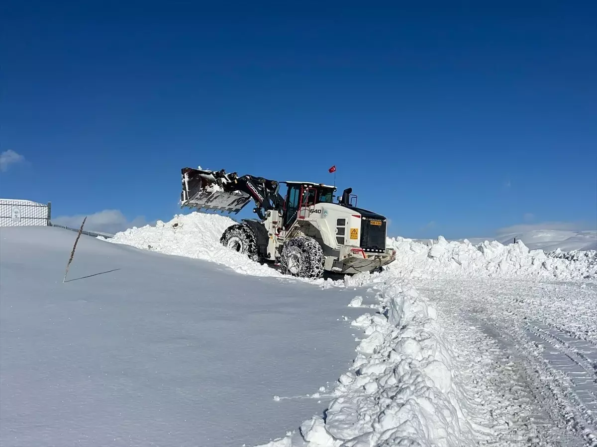Kayseri’de Karla Mücadele Devam Ediyor