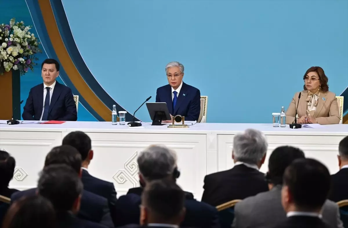 Kazakistan Tek Meclise Geçti