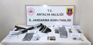 Kemer’de Uyuşturucu Operasyonu: 28 Gözaltı