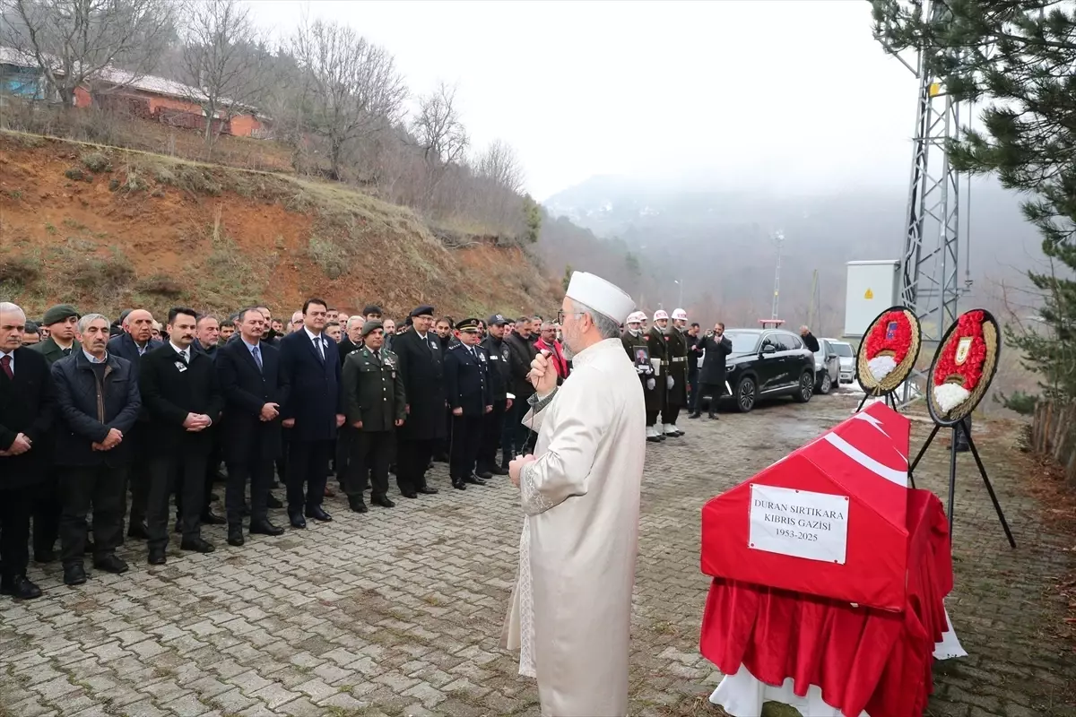 Kıbrıs Gazisi Duran Sırtıkara’nın Cenazesi Toprağa Verildi