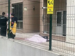 Kiralamak için gittiği 17. kattaki boş dairenin balkonundan atladı