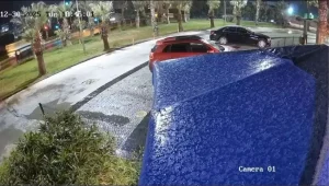 Kırmızı Işıkta Yayaya Kamyonet Çarptı