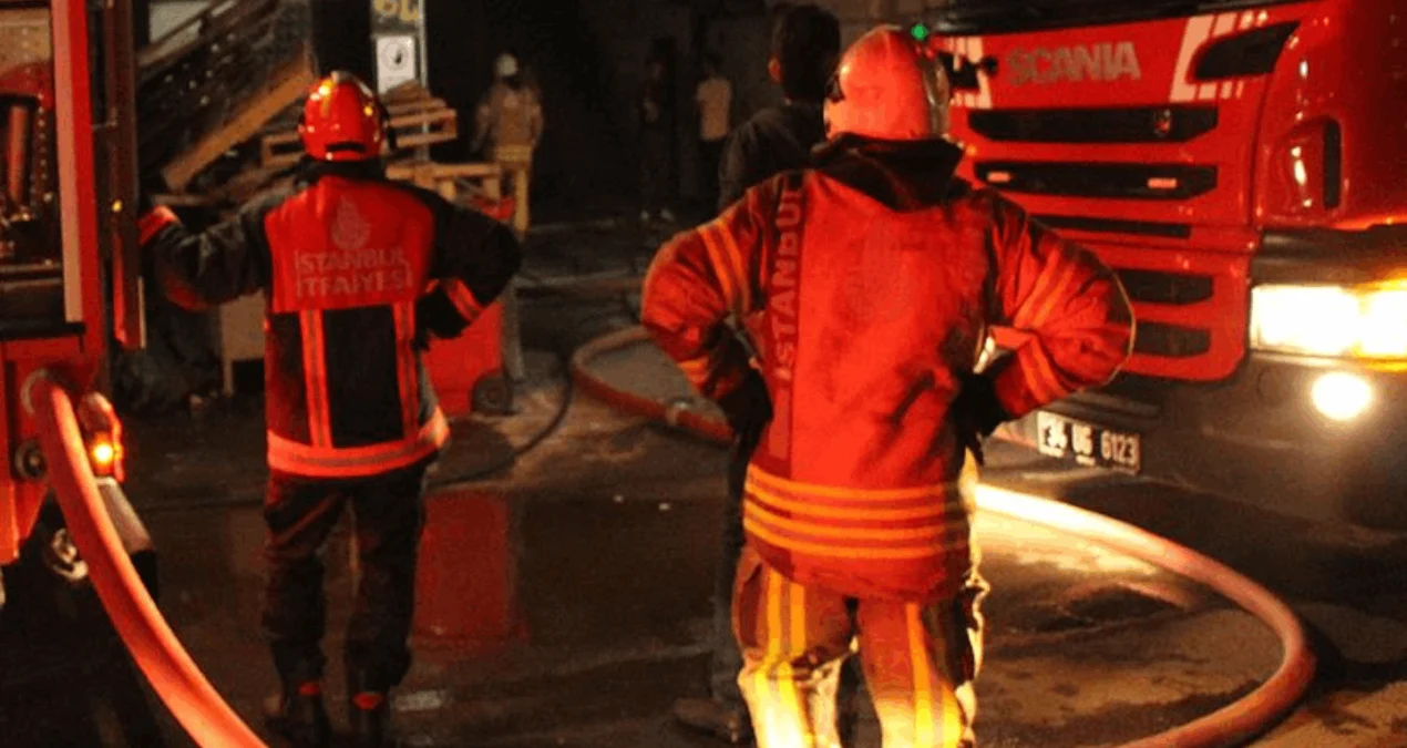 Kırşehir’de müstakil evin garajında çıkan yangında traktör ve tarım aletleri zarar gördü