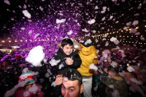 Kış festivalinde eğlence hız kesmeden devam ediyor