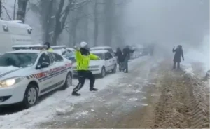Kızak Festivali’nde Kar Topu Savaşı