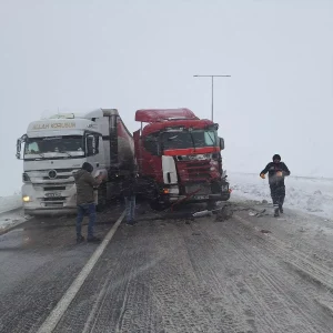 Kızıltepe’de Tır ve Tanker Kazası: 1 Yaralı