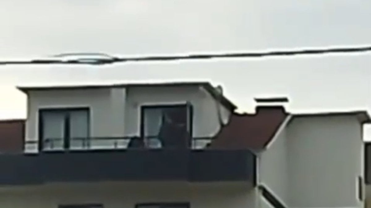 Kocaeli’de FETÖ üyesi şahıs saklandığı çatıda yakalandı