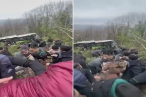 Kocaeli’nde can pazarı! Belediye otobüsü şarampole yuvarlandı, çok sayıda yaralı var