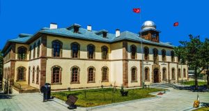 Kongre Binası’na kilit vurdular