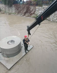 Köpek Dere Yatağından Kurtarıldı