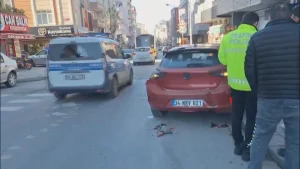 Küçükçekmece’de TIR Park Halindeki Araca Çarptı